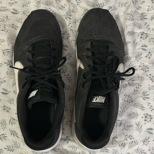 Men’s Nike shoes
